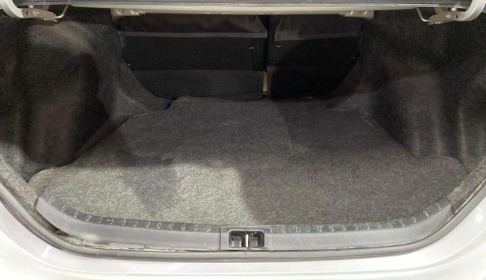 2018 Toyota Corolla Altis G PETROL, Petrol, Manual, 59,579 km, Boot Inside