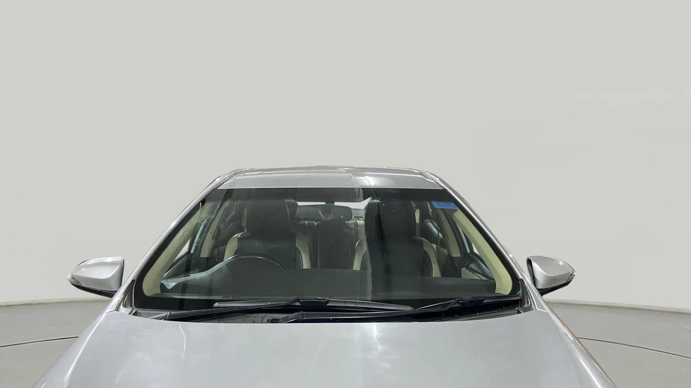 2018 Toyota Corolla Altis G PETROL, Petrol, Manual, 60,065 km, Front Windshield