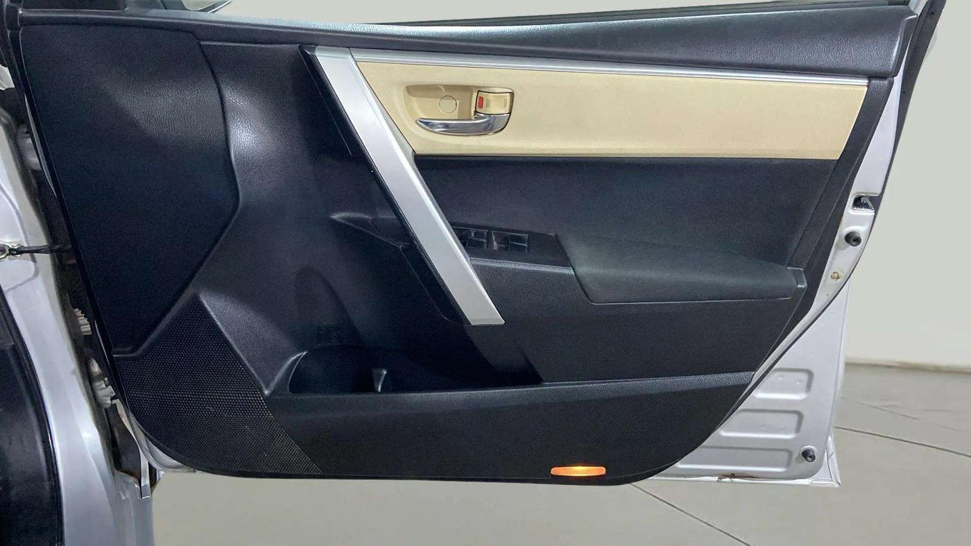 2018 Toyota Corolla Altis G PETROL, Petrol, Manual, 60,065 km, Driver Side Door Panels Control