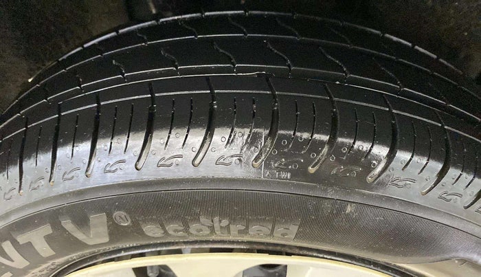 2018 Maruti Baleno DELTA PETROL 1.2, Petrol, Manual, 62,681 km, Left Front Tyre Tread
