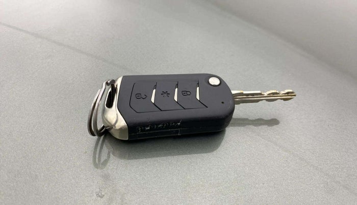 2022 Mahindra BOLERO NEO N 10, Diesel, Manual, 50,531 km, Key Close Up
