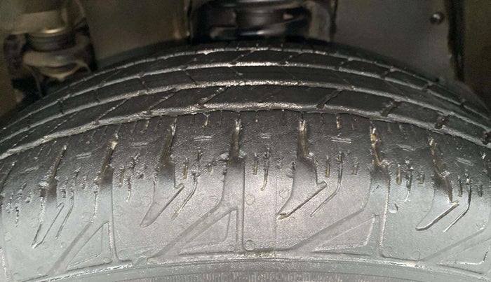 2022 Mahindra BOLERO NEO N 10, Diesel, Manual, 50,531 km, Left Front Tyre Tread