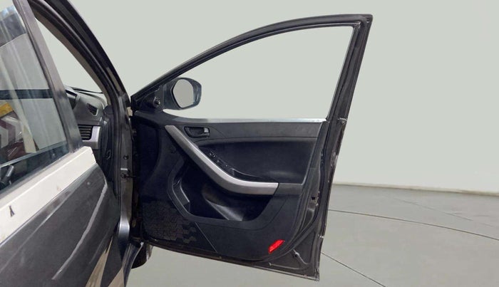 2021 Tata NEXON XMA SUNROOF DIESEL, Diesel, Automatic, 75,702 km, RHS Front Door