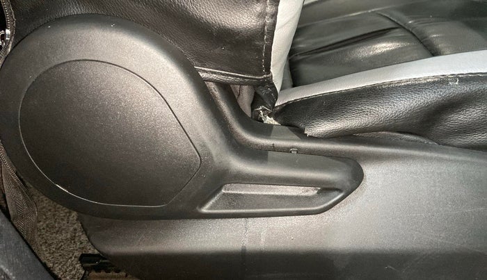 2021 Tata NEXON XMA SUNROOF DIESEL, Diesel, Automatic, 75,702 km, Driver Side Adjustment Panel