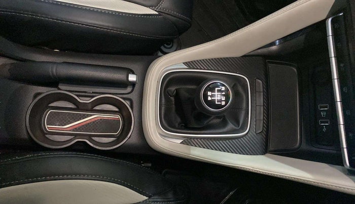 2022 MG ASTOR SUPER EX 1.5 MT, Petrol, Manual, 14,201 km, Gear Lever