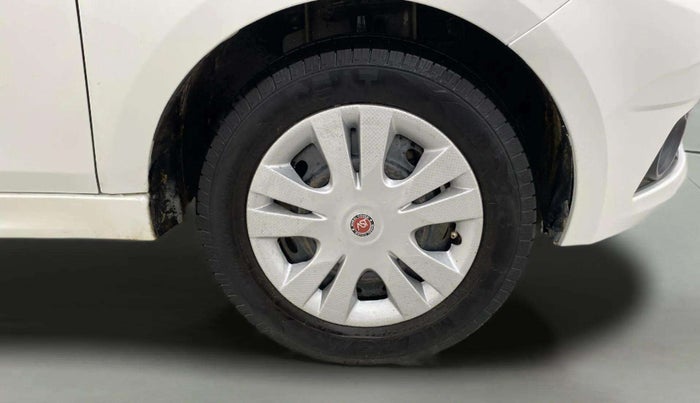 2017 Tata Tiago XT PETROL, CNG, Manual, 1,23,211 km, Right Front Wheel