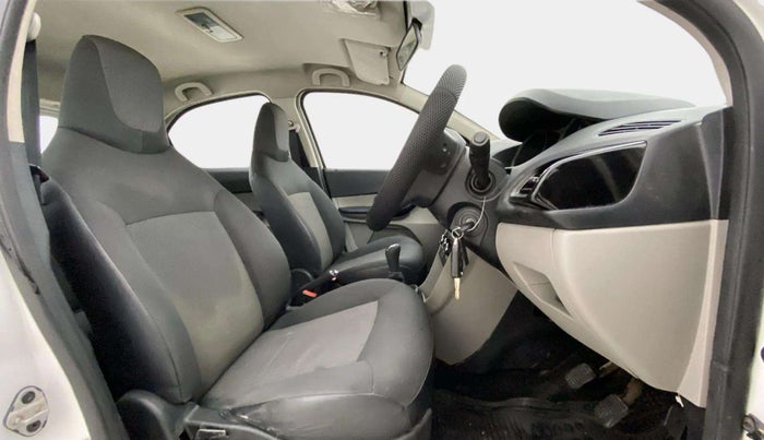 2017 Tata Tiago XT PETROL, CNG, Manual, 1,23,211 km, Right Side Front Door Cabin