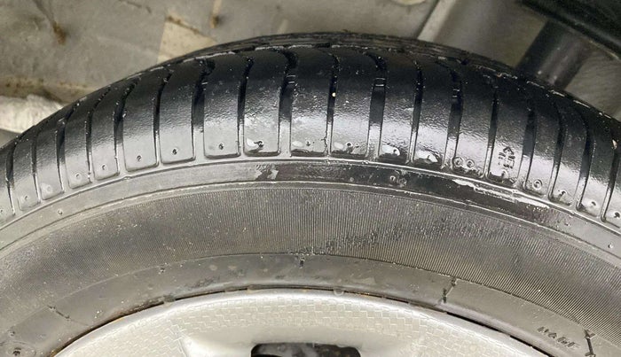 2017 Tata Tiago XT PETROL, CNG, Manual, 1,23,211 km, Left Rear Tyre Tread