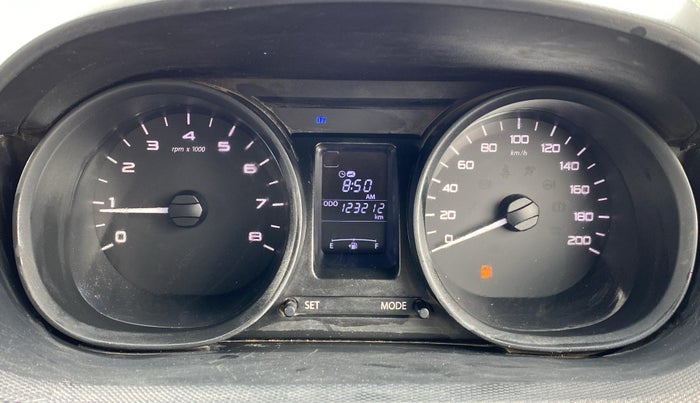 2017 Tata Tiago XT PETROL, CNG, Manual, 1,23,211 km, Odometer Image