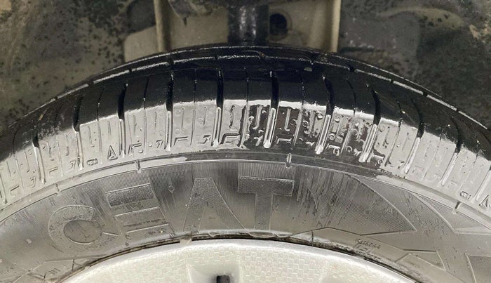 2017 Tata Tiago XT PETROL, CNG, Manual, 1,23,211 km, Right Front Tyre Tread