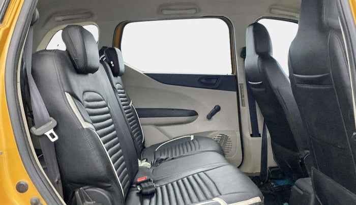 2019 Renault TRIBER RXL MT, Petrol, Manual, 33,204 km, Right Side Rear Door Cabin