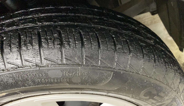 2019 Renault TRIBER RXL MT, Petrol, Manual, 33,204 km, Right Front Tyre Tread