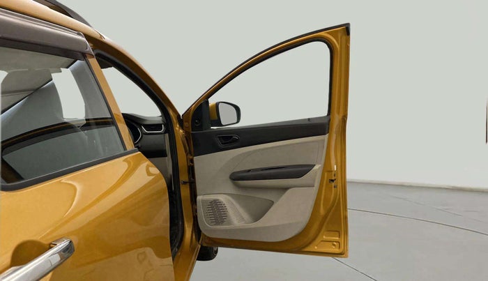 2019 Renault TRIBER RXL MT, Petrol, Manual, 33,204 km, RHS Front Door