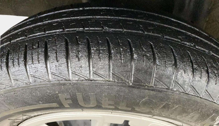 2019 Renault TRIBER RXL MT, Petrol, Manual, 33,204 km, Left Front Tyre Tread