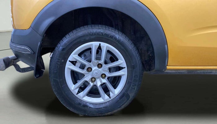 2019 Renault TRIBER RXL MT, Petrol, Manual, 33,204 km, Right Rear Wheel
