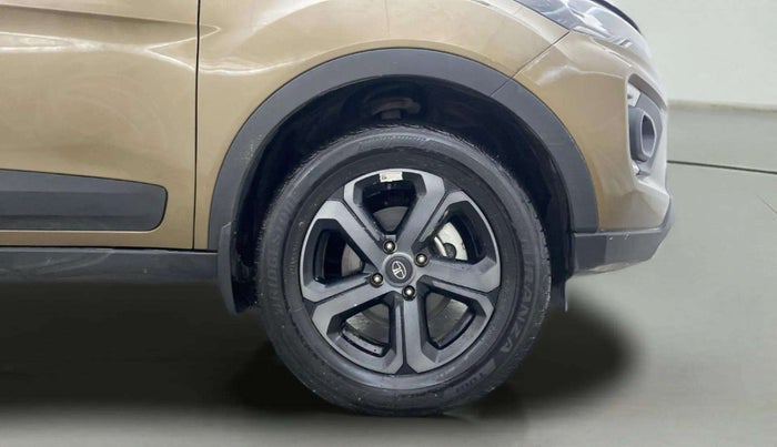 2022 Tata NEXON XZA PLUS (PREMIUM) DIESEL JET, Diesel, Automatic, 16,954 km, Right Front Wheel