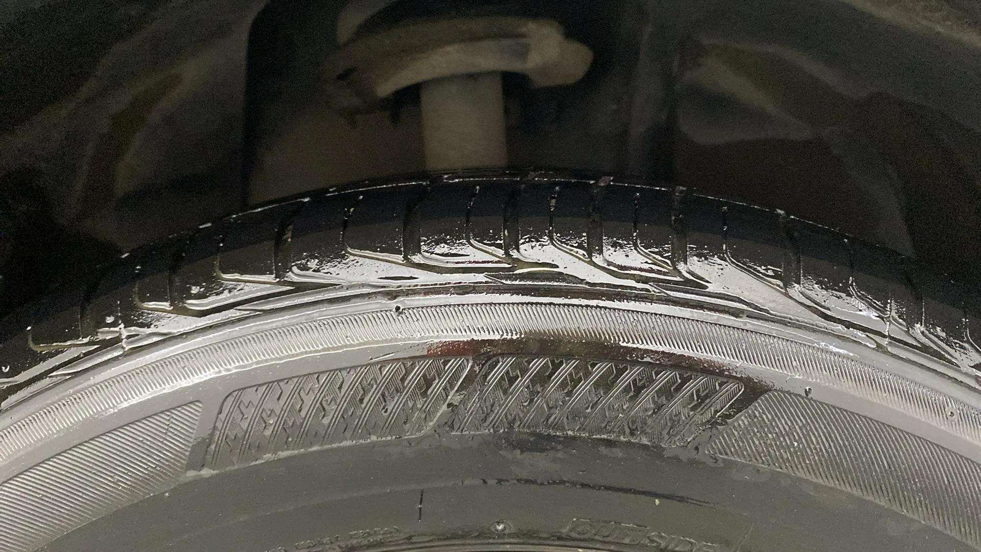 RHS-Front-Tyre-Tread-18