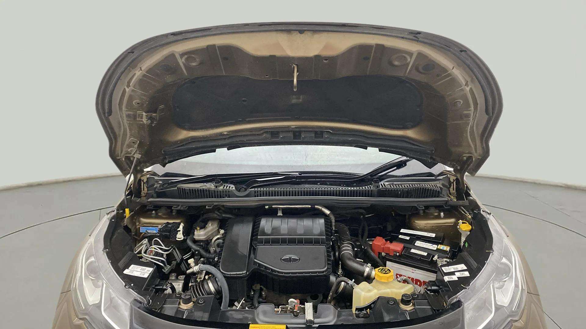 Engine-Full-View-With-Bonnet-Open-13