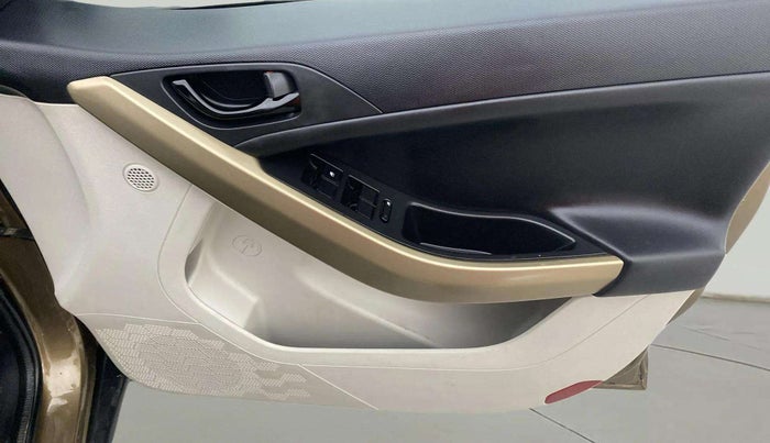 2022 Tata NEXON XZA PLUS (PREMIUM) DIESEL JET, Diesel, Automatic, 16,954 km, Driver Side Door Panels Control