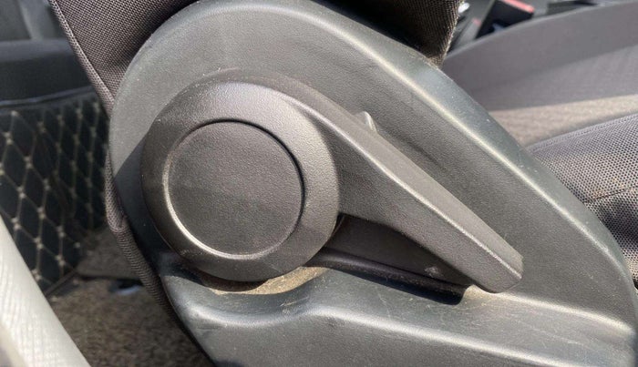 2021 Tata ALTROZ XT PETROL, Petrol, Manual, 32,157 km, Driver Side Adjustment Panel