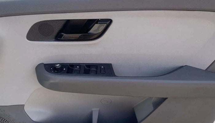 2021 Tata ALTROZ XT PETROL, Petrol, Manual, 32,157 km, Driver Side Door Panels Control