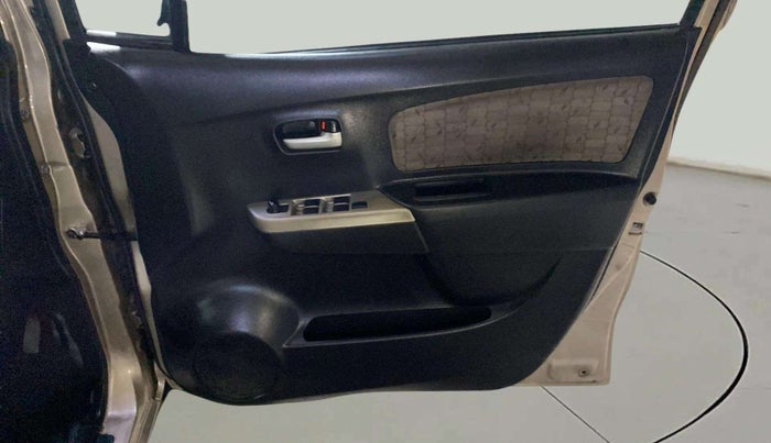 2016 Maruti Wagon R 1.0 VXI, Petrol, Manual, 67,404 km, Driver Side Door Panels Control
