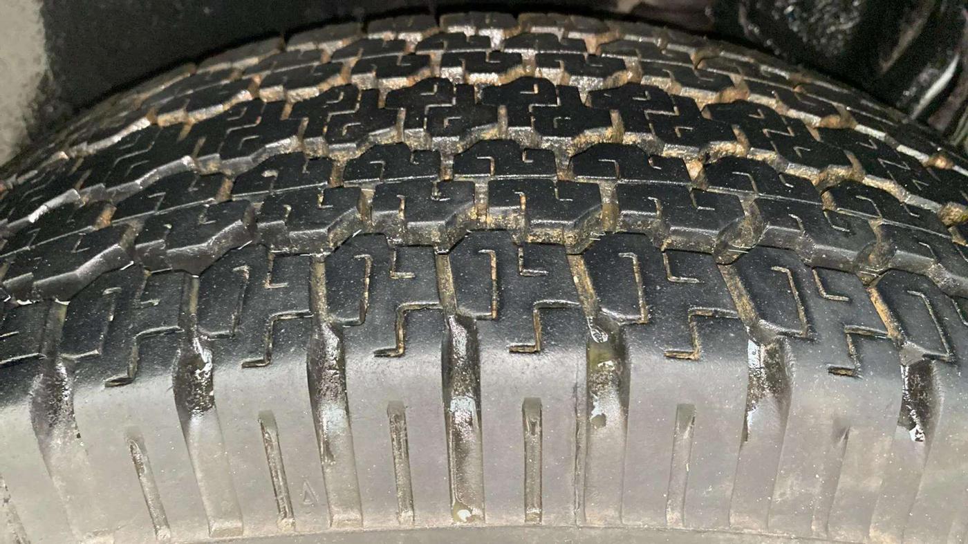 2020 Tata Harrier XE 2.0L KRYOTEC, Diesel, Manual, 76,245 km, Right Rear Tyre Tread