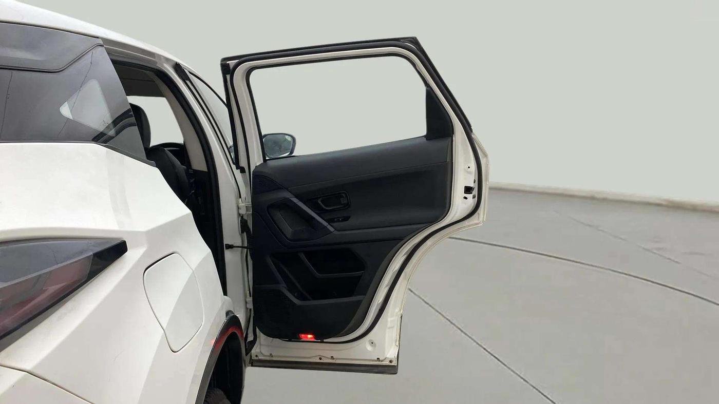 2020 Tata Harrier XE 2.0L KRYOTEC, Diesel, Manual, 76,245 km, RHS Rear Door