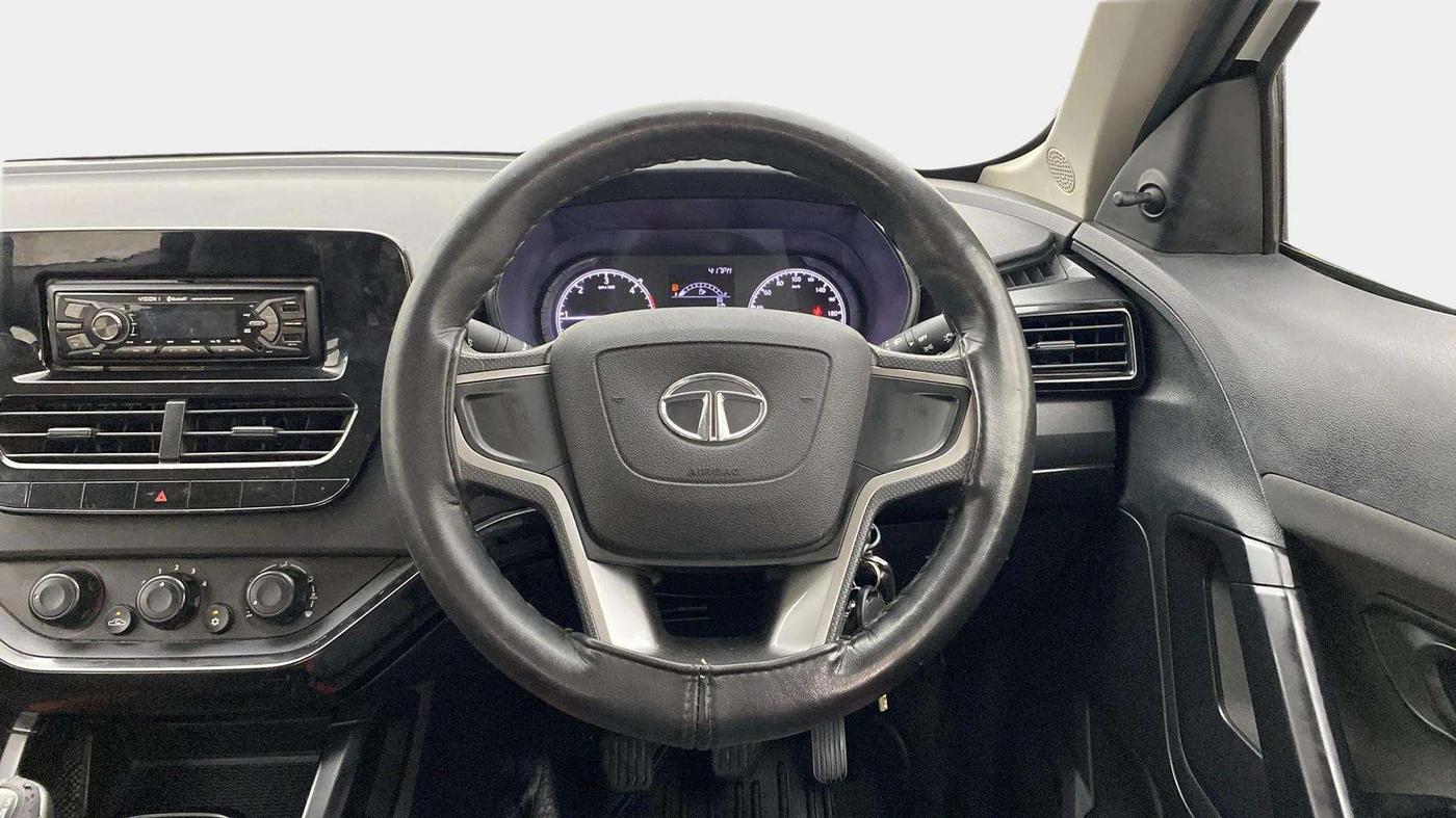 2020 Tata Harrier XE 2.0L KRYOTEC, Diesel, Manual, 76,245 km, Steering Wheel Close Up