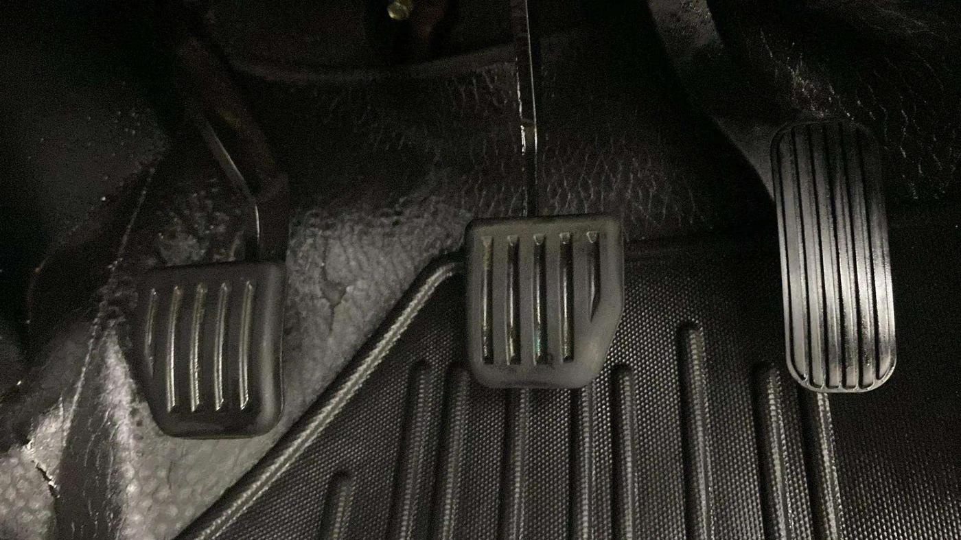 2020 Tata Harrier XE 2.0L KRYOTEC, Diesel, Manual, 76,245 km, Pedals