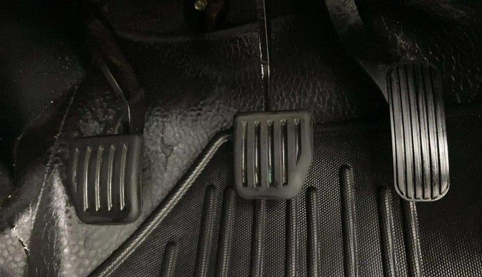 2020 Tata Harrier XE 2.0L KRYOTEC, Diesel, Manual, 75,541 km, Pedals