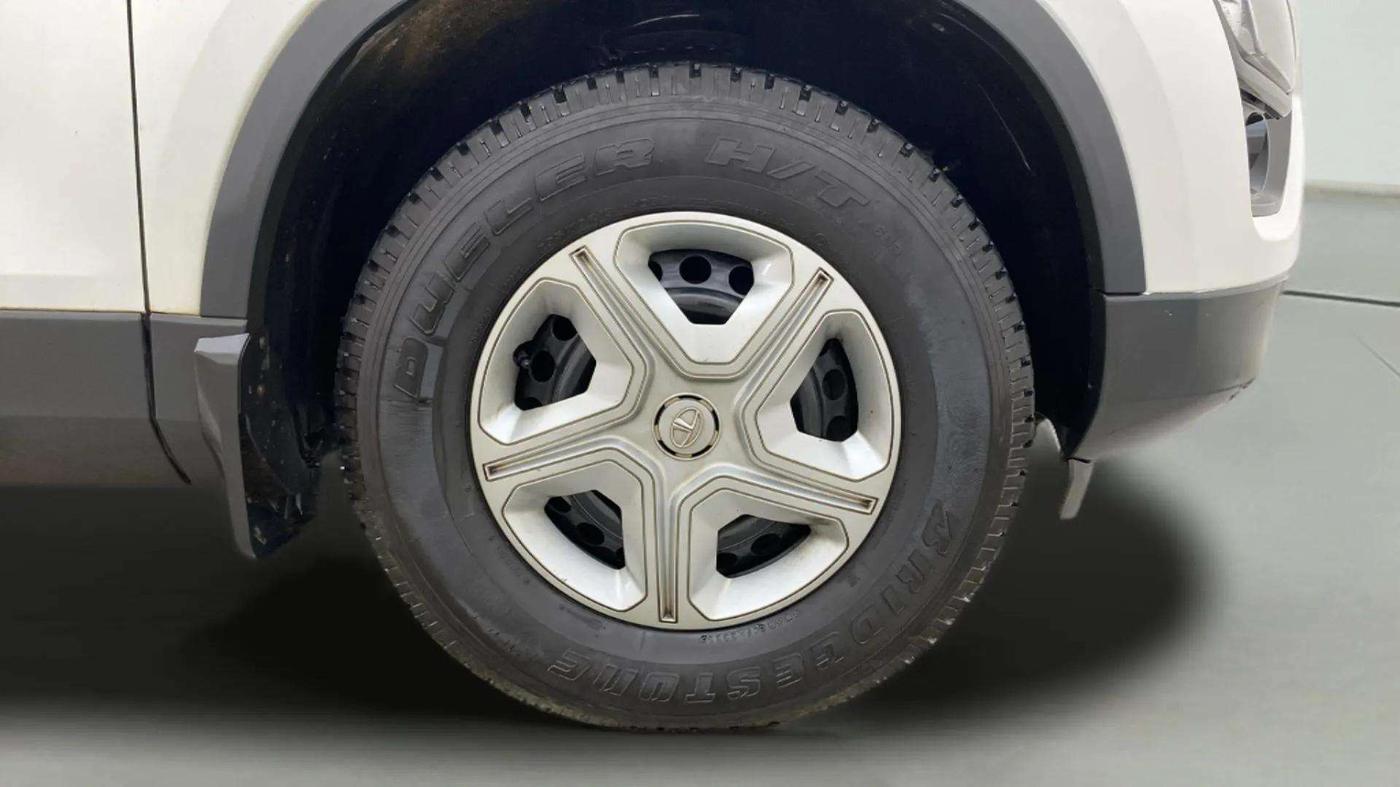 2020 Tata Harrier XE 2.0L KRYOTEC, Diesel, Manual, 76,245 km, Right Front Wheel