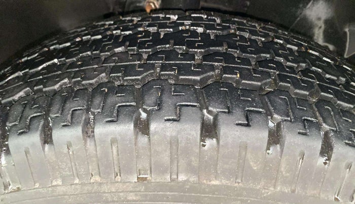 2020 Tata Harrier XE 2.0L KRYOTEC, Diesel, Manual, 75,541 km, Right Front Tyre Tread