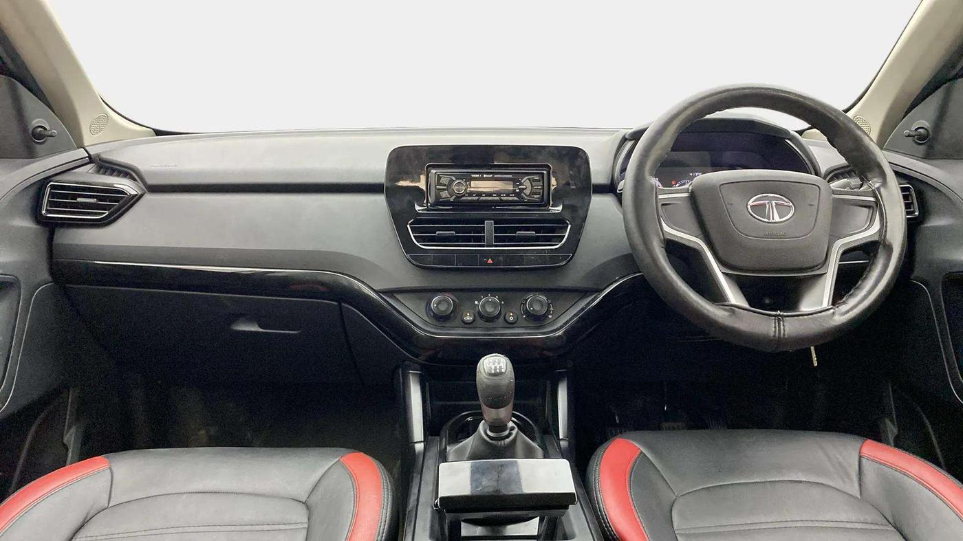 2020 Tata Harrier XE 2.0L KRYOTEC, Diesel, Manual, 76,245 km, Dashboard