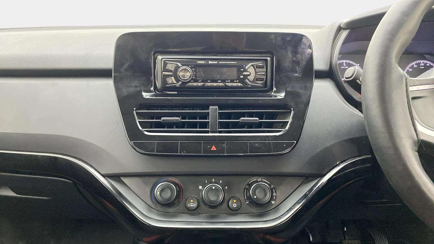 2020 Tata Harrier XE 2.0L KRYOTEC, Diesel, Manual, 76,245 km, Air Conditioner
