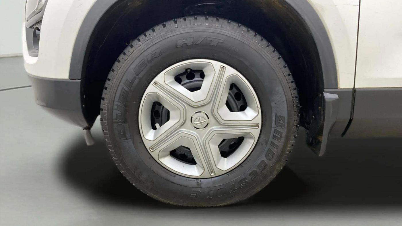 2020 Tata Harrier XE 2.0L KRYOTEC, Diesel, Manual, 76,245 km, Left Front Wheel