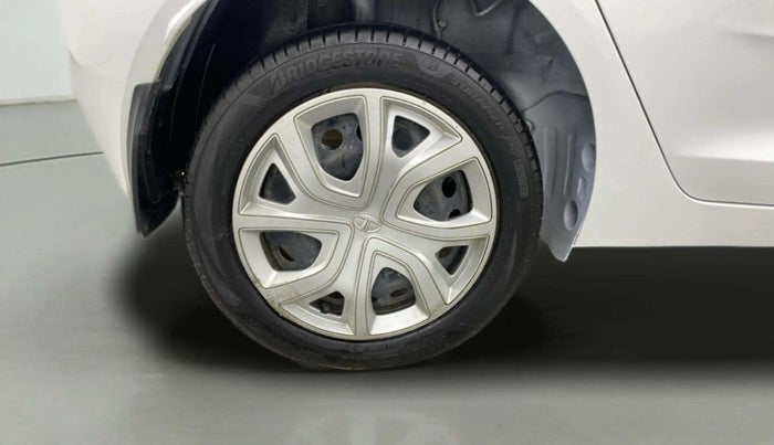 2023 Tata ALTROZ XT DIESEL, Diesel, Manual, 71,175 km, Right Rear Wheel