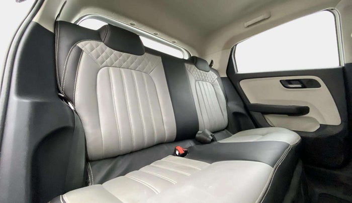 2023 Tata ALTROZ XT DIESEL, Diesel, Manual, 71,175 km, Right Side Rear Door Cabin