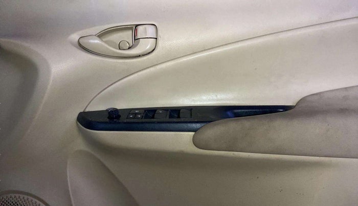 2020 Toyota YARIS J MT, Petrol, Manual, 23,543 km, Driver Side Door Panels Control
