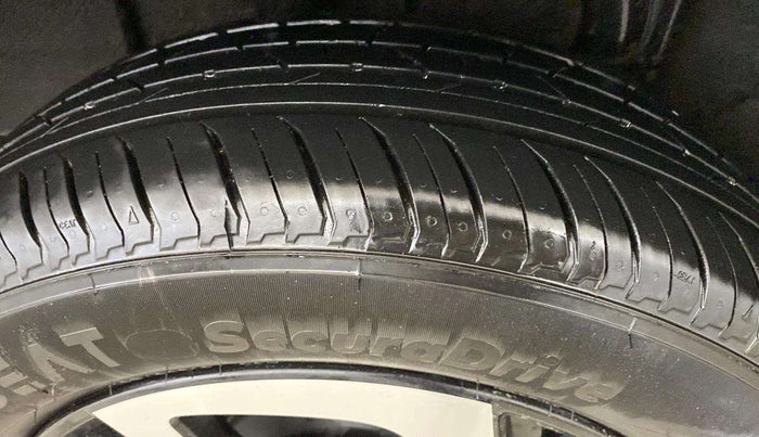 2024 Nissan MAGNITE XV AMT, Petrol, Automatic, 8,826 km, Left Front Tyre Tread