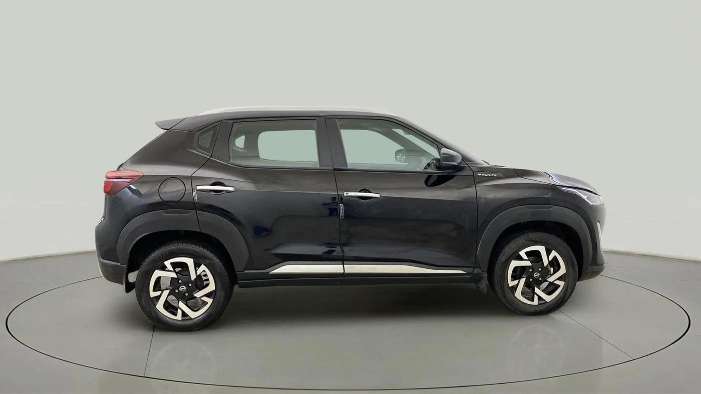2024 Nissan MAGNITE XV AMT, Petrol, Automatic, 8,826 km, Right Side View