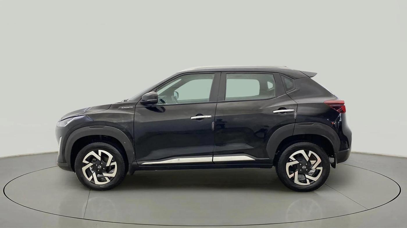 2024 Nissan MAGNITE XV AMT, Petrol, Automatic, 8,826 km, Left Side