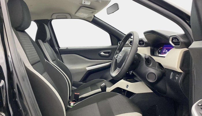 2024 Nissan MAGNITE XV AMT, Petrol, Automatic, 8,826 km, Right Side Front Door Cabin