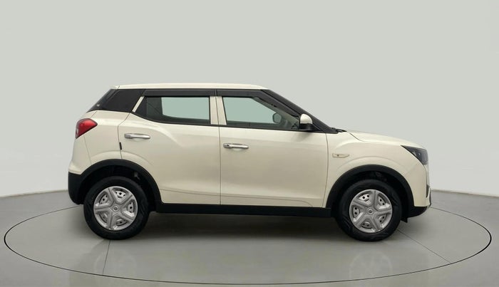 2021 Mahindra XUV300 W4 1.2 PETROL, Petrol, Manual, 20,023 km, Right Side View