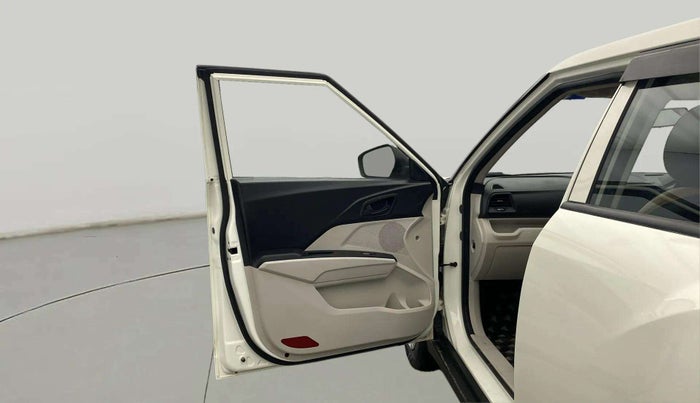 2021 Mahindra XUV300 W4 1.2 PETROL, Petrol, Manual, 20,023 km, LHS Front Door