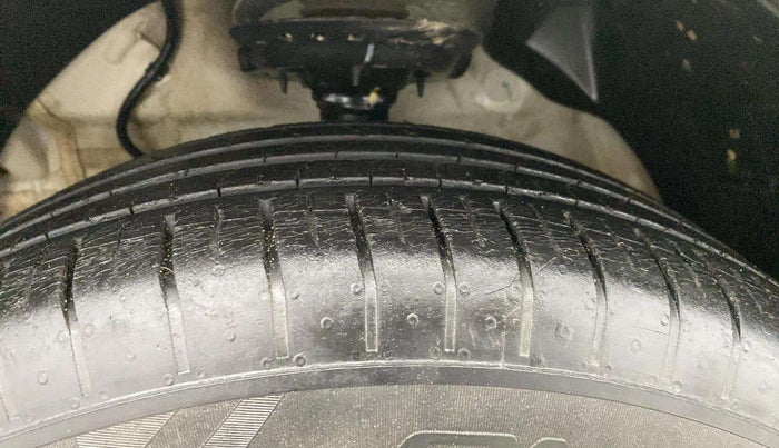 2021 Mahindra XUV300 W4 1.2 PETROL, Petrol, Manual, 20,023 km, Left Front Tyre Tread
