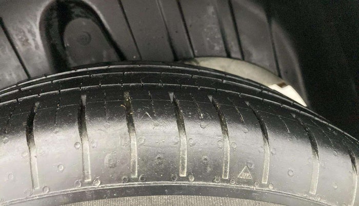 2021 Mahindra XUV300 W4 1.2 PETROL, Petrol, Manual, 20,023 km, Left Rear Tyre Tread