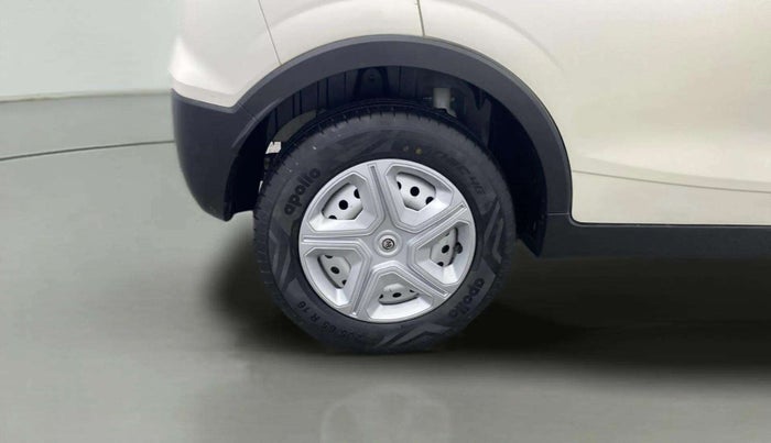 2021 Mahindra XUV300 W4 1.2 PETROL, Petrol, Manual, 20,023 km, Right Rear Wheel