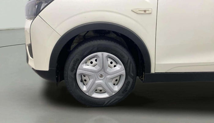 2021 Mahindra XUV300 W4 1.2 PETROL, Petrol, Manual, 20,023 km, Left Front Wheel