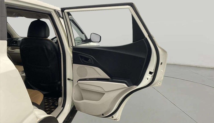 2021 Mahindra XUV300 W4 1.2 PETROL, Petrol, Manual, 20,023 km, RHS Rear Door
